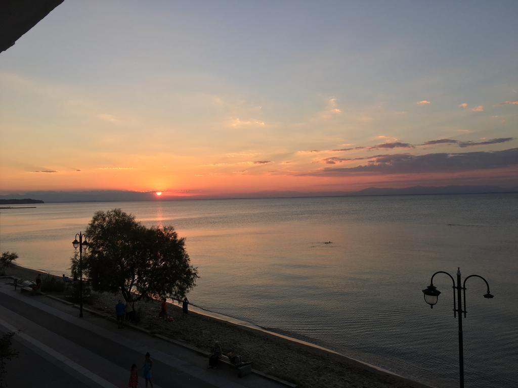 Metaxa Seafront Apartment Peraia  Bagian luar foto